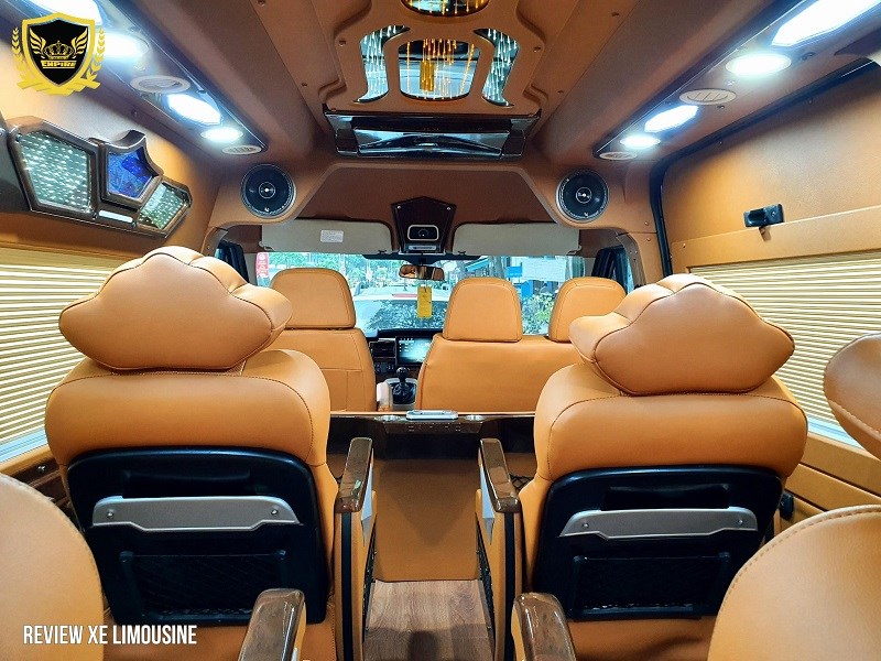 trải nghiệm nội thất xe limousine transit